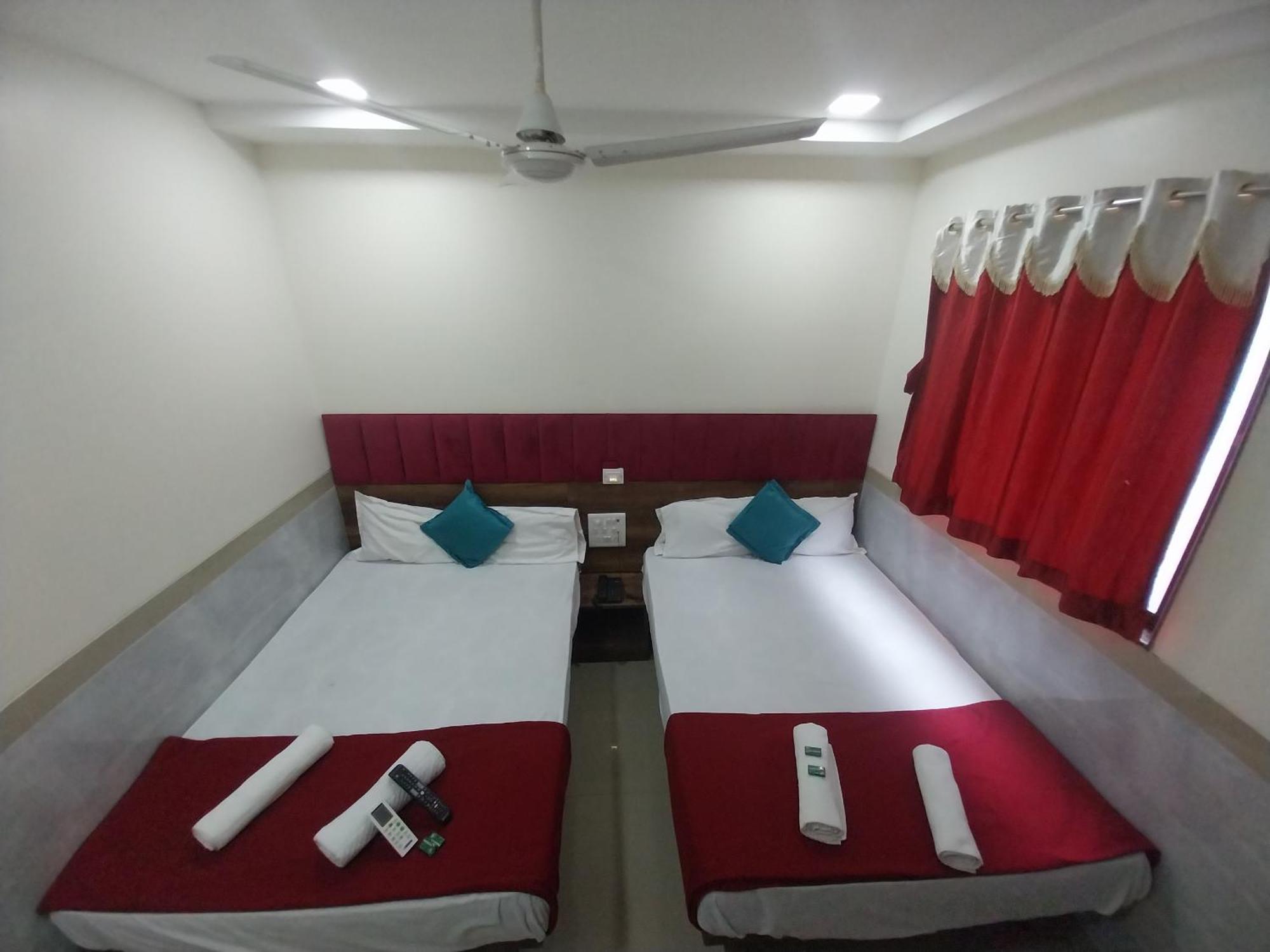 Hotel New Balaji Residency Mumbai Exterior photo