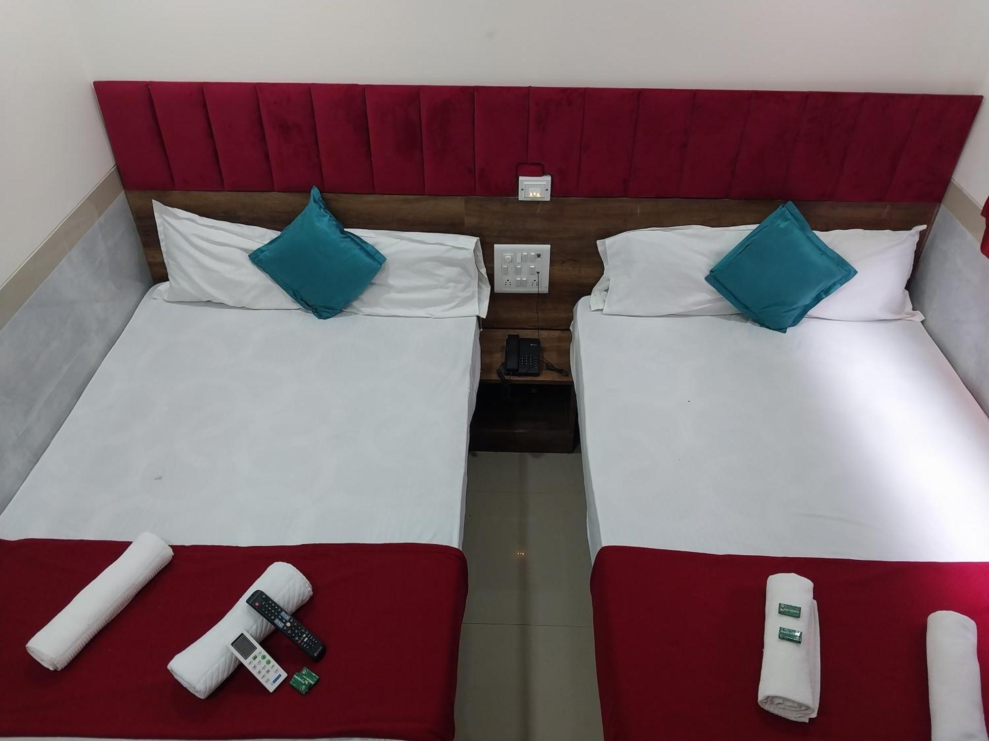 Hotel New Balaji Residency Mumbai Exterior photo