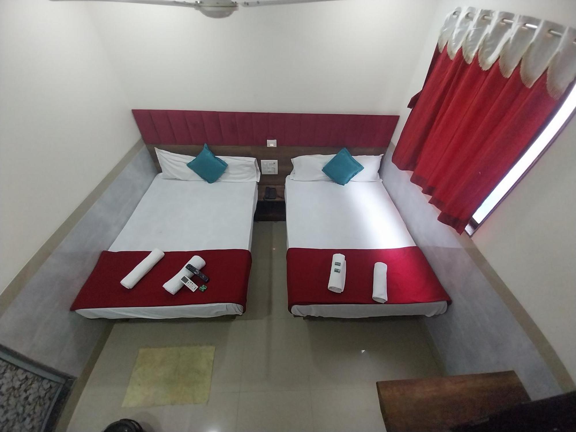 Hotel New Balaji Residency Mumbai Exterior photo